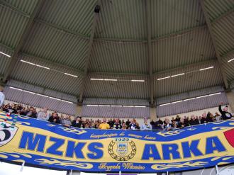 Arka w systemie binarnym: niemoc trwa